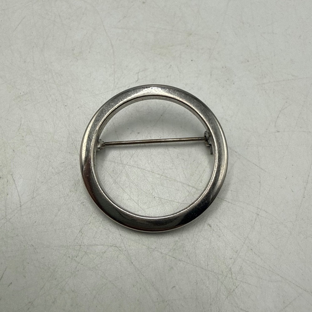 Vintage Minimalist Silver Tone Open Circle Brooch Round Pin Modernist Jewelry